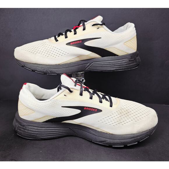 Brooks Men 10 Comfy footwear main image 6